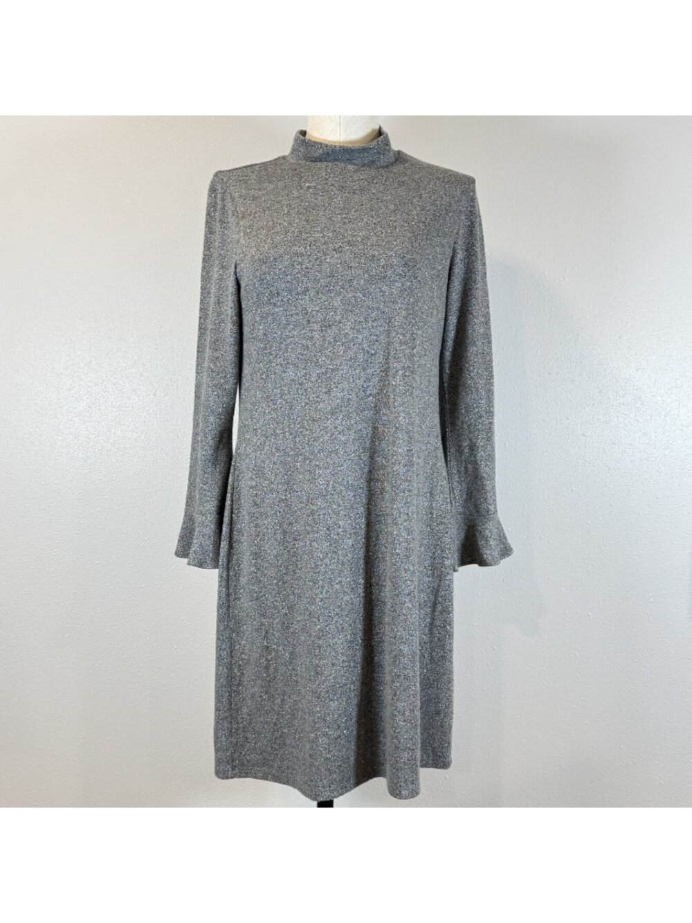 White House Black Market Dress Womens Sz Medium Gray Metallic Flecks Long Sleeve